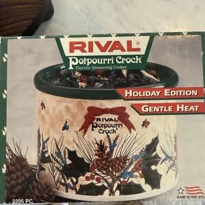 Rival Potpourri Crock Electric Special Holiday Design Never Used W/ Box 3209